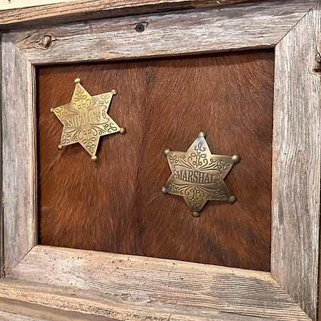 Acorn Hideaways Canton Rustic Old West Frontier Suite Extérieur photo